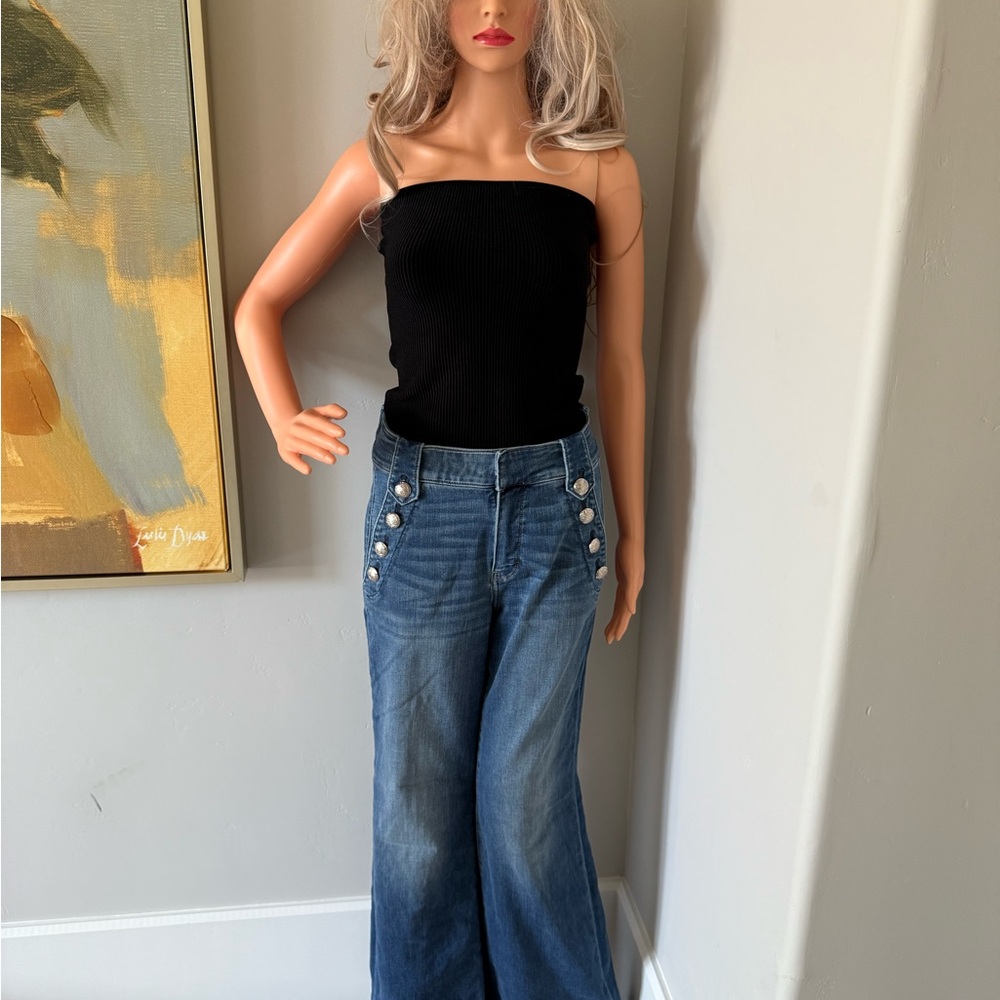 New Stylish Wide-Leg Denim Jeans with Button Details! - Picture 3 of 13